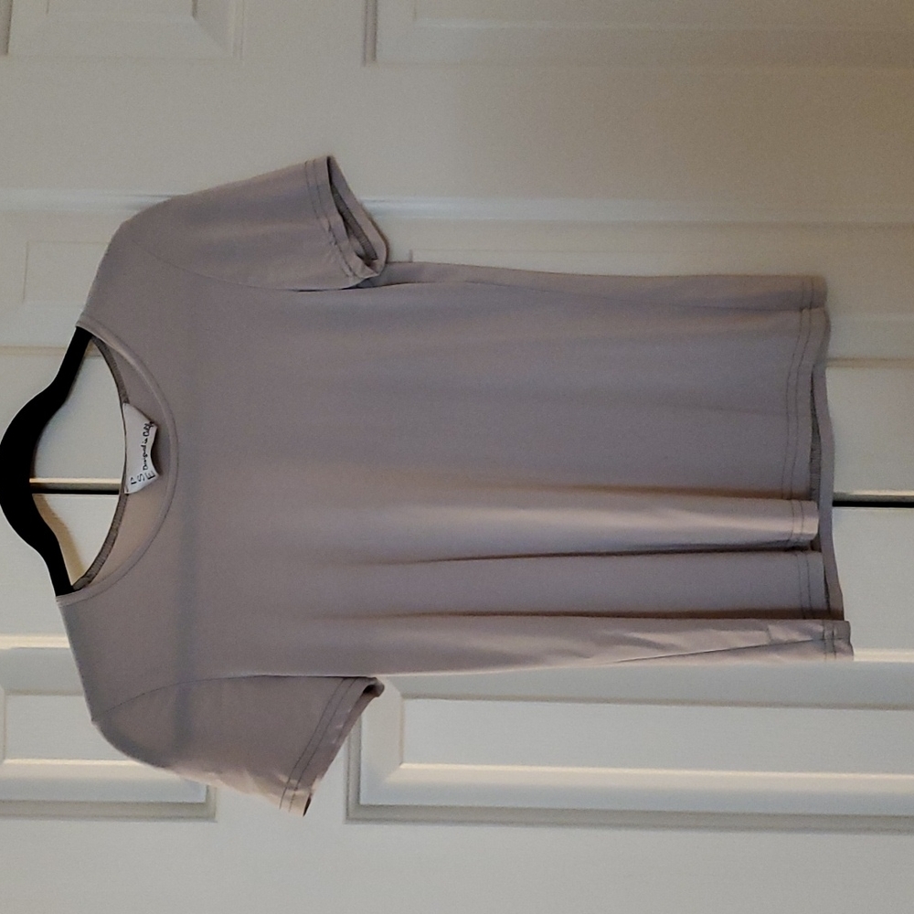 Beige tshirt no wrinkle, small